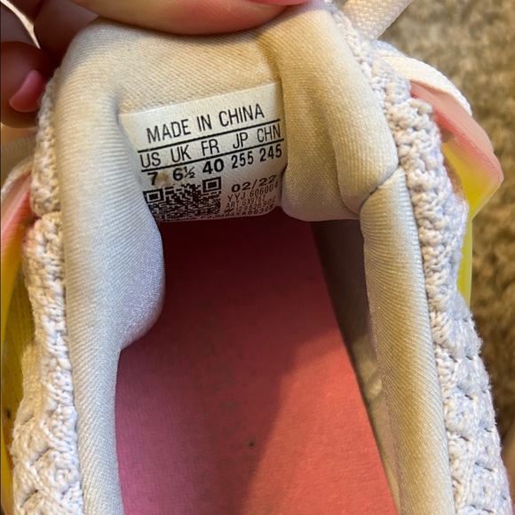 Adidas Ultraboost - Picture 3 of 4